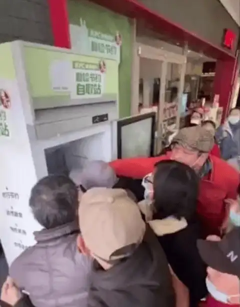 杨浦一肯德基免费食物拨争取