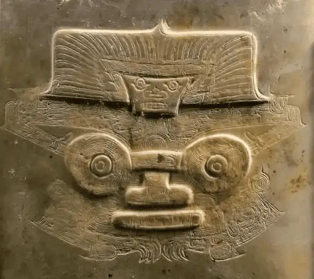 良渚文明亇雕像